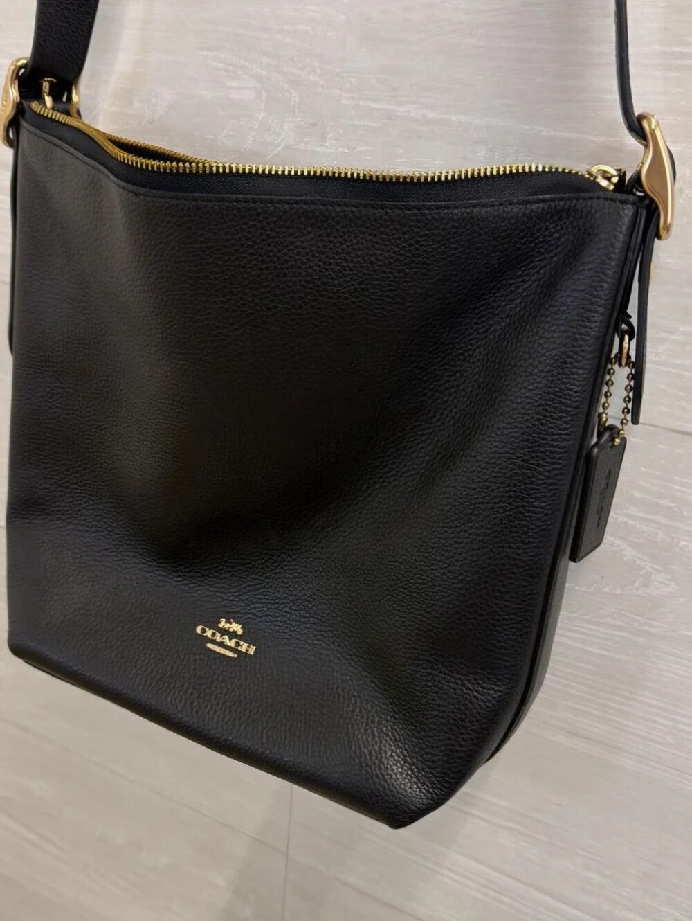 COACH LEATHER VAL